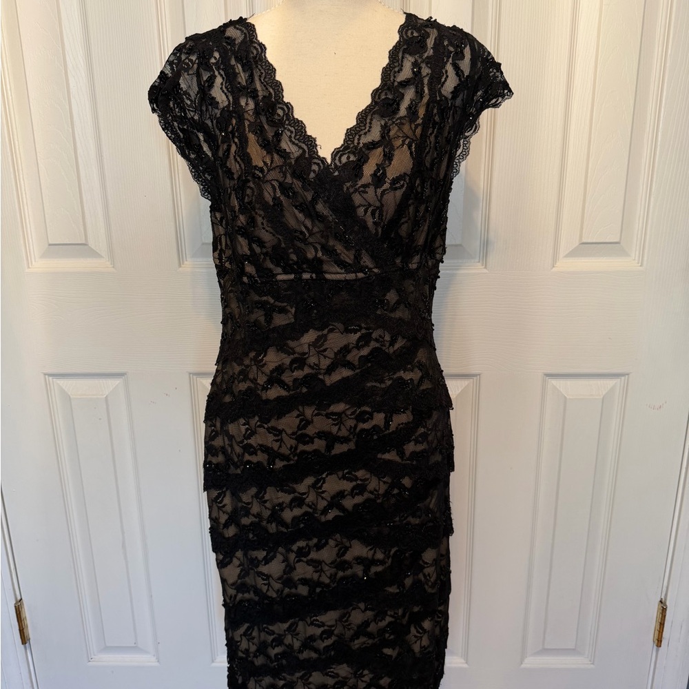 Chic Black Lace Midi Dress